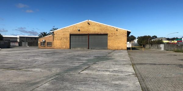 WAREHOUSE WITH LARGE SECURE YARD | Cape Commercial & Industrial Property